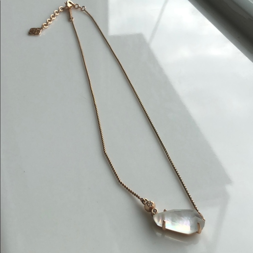 Kendra Scott rose gold pendant